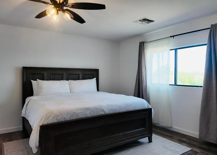 Holiday home 12 Min To Phoenix Raceway Perfect For Large Groups &work